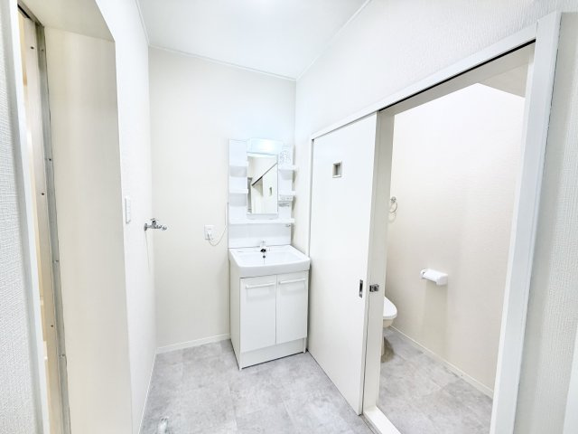 野沢ハイツの洗面所|脱衣スペースもあります