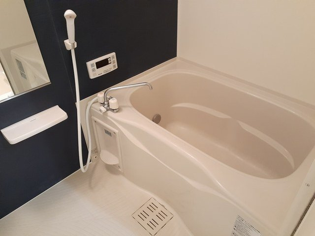 オー　ルージュＢの浴室