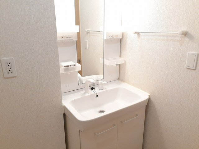 オー　ルージュＢの洗面所