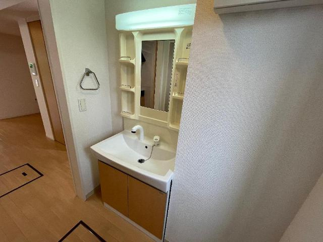 Ｆｌｏｒａｌ　Ｃｏｒｔ　（フローラルコート）の洗面所|洗髪洗面化粧台