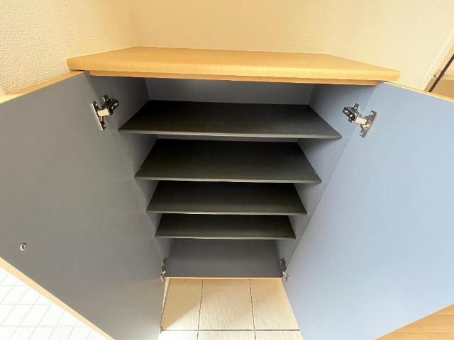 Ｆｌｏｒａｌ　Ｃｏｒｔ　（フローラルコート）の収納|下駄箱