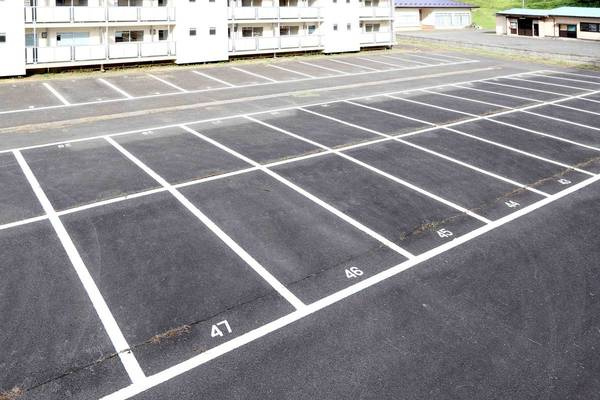 ビレッジハウス仁左平1号棟の駐車場