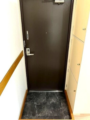 北町コーポ３号棟の玄関|玄関