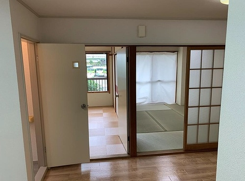 北町コーポ３号棟のその他|居室からのバルコニー側の部屋