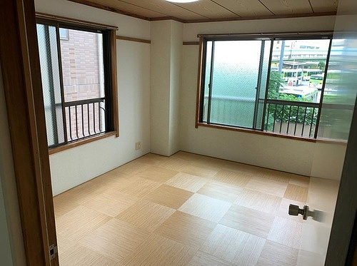 北町コーポ３号棟の居間・リビング|洋室