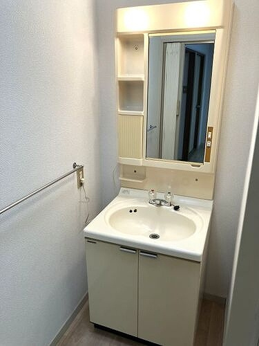 北町コーポ３号棟の洗面所|洗面台