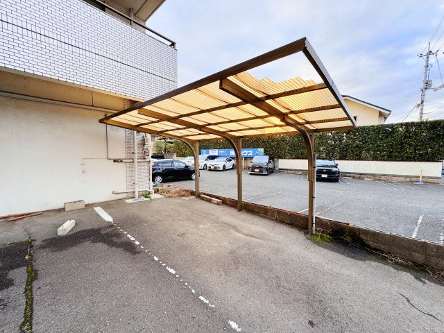 第5KSNビルの駐車場