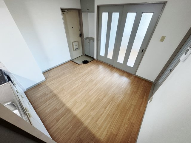 第5KSNビルの居間・リビング