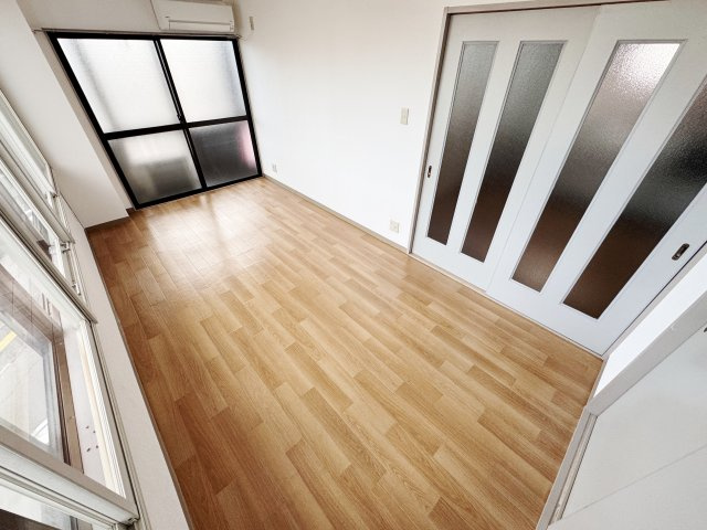 第5KSNビルの内装