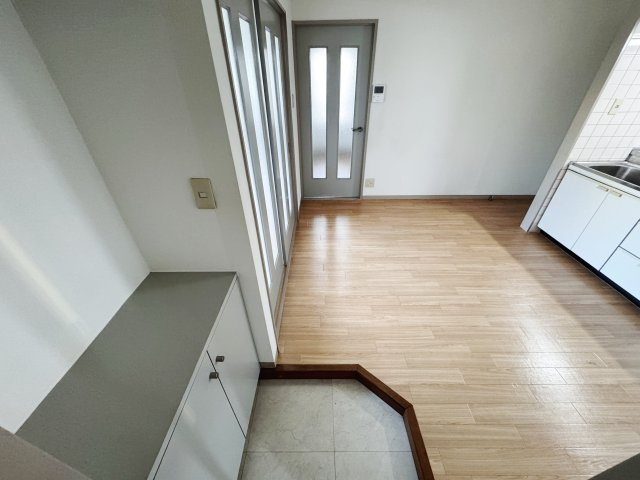 第5KSNビルの玄関