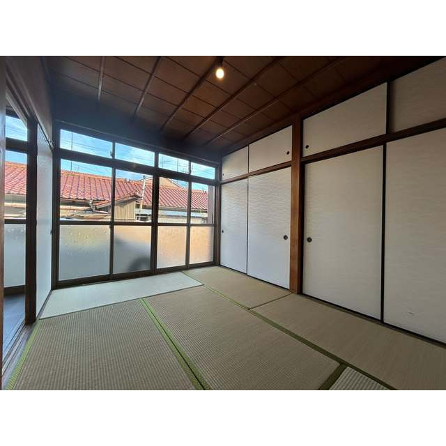 岐阜市領下の一戸建ての居間・リビング