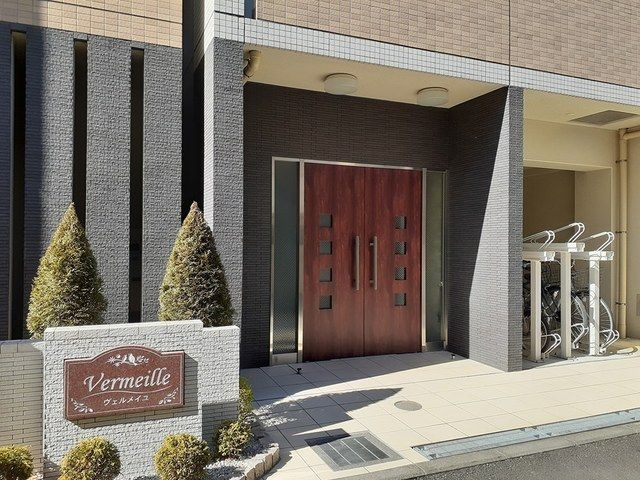 ヴェルメイユのエントランス