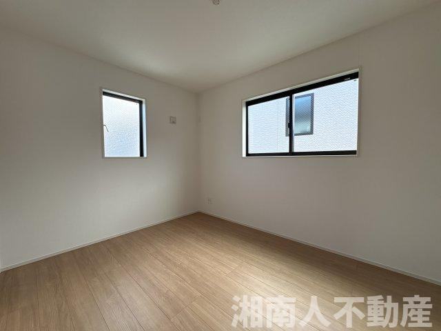 平塚市岡崎  新築戸建の洋室|落ち着いた色調の洋室です