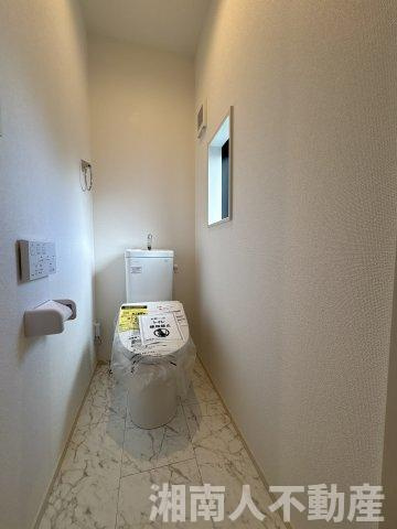 平塚市岡崎  新築戸建のトイレ|清潔感のあるトイレです