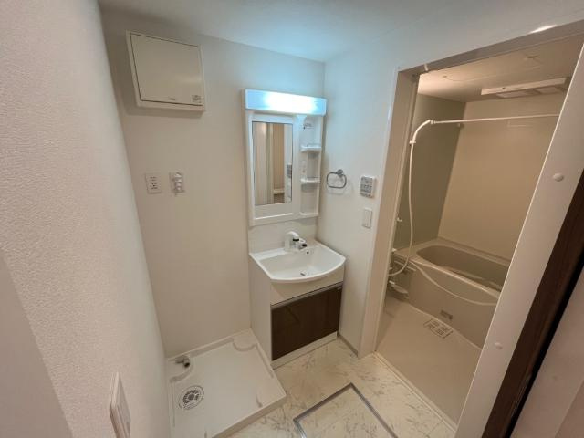 ウェスト　ヴィラージュの洗面所|洗髪洗面化粧台