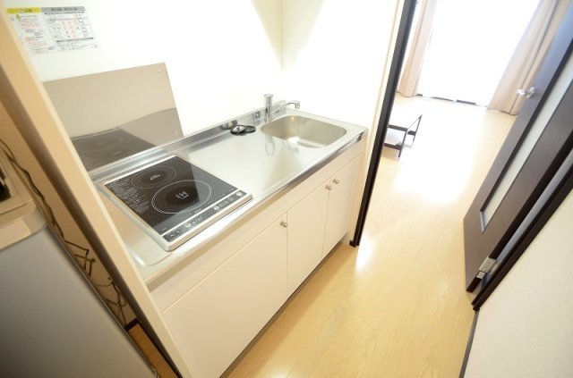 クレイノ西三次Ⅱのキッチン|備品や設備仕様は号室等により異なります現地をご確認下さい。