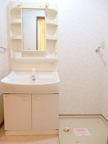 ソレアード立川Ⅰの洗面所|スペースが確保できる洗面所です