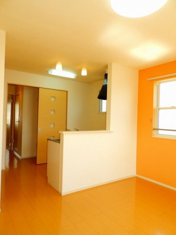 シャンドールⅡの内装|明るい室内です