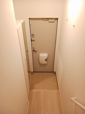 メゾン・ルピナスの玄関|落ち着いた玄関です