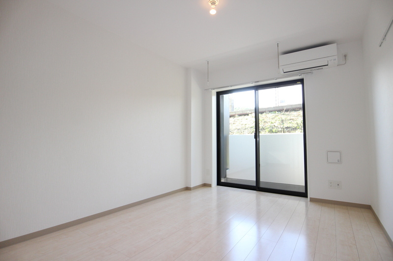 川崎市麻生区上麻生３丁目の賃貸マンションの居間・リビング