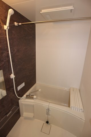 川崎市麻生区上麻生３丁目の賃貸マンションの浴室