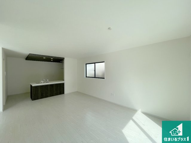 神戸市西区桜が丘中町　第2期　新築一戸建ての外観|周辺は落ち着いた街並みの住宅地！子育てがしやすい住環境です！まだ未完成ですが、現地でしかわからない事もございます。是非一度ご覧ください。