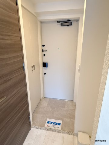 エステムコート難波サウスプレイスⅧハイド　仲介手数料無料の玄関