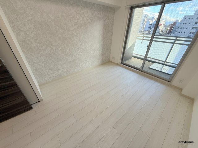 エステムコート難波サウスプレイスⅧハイド　仲介手数料無料の居間・リビング