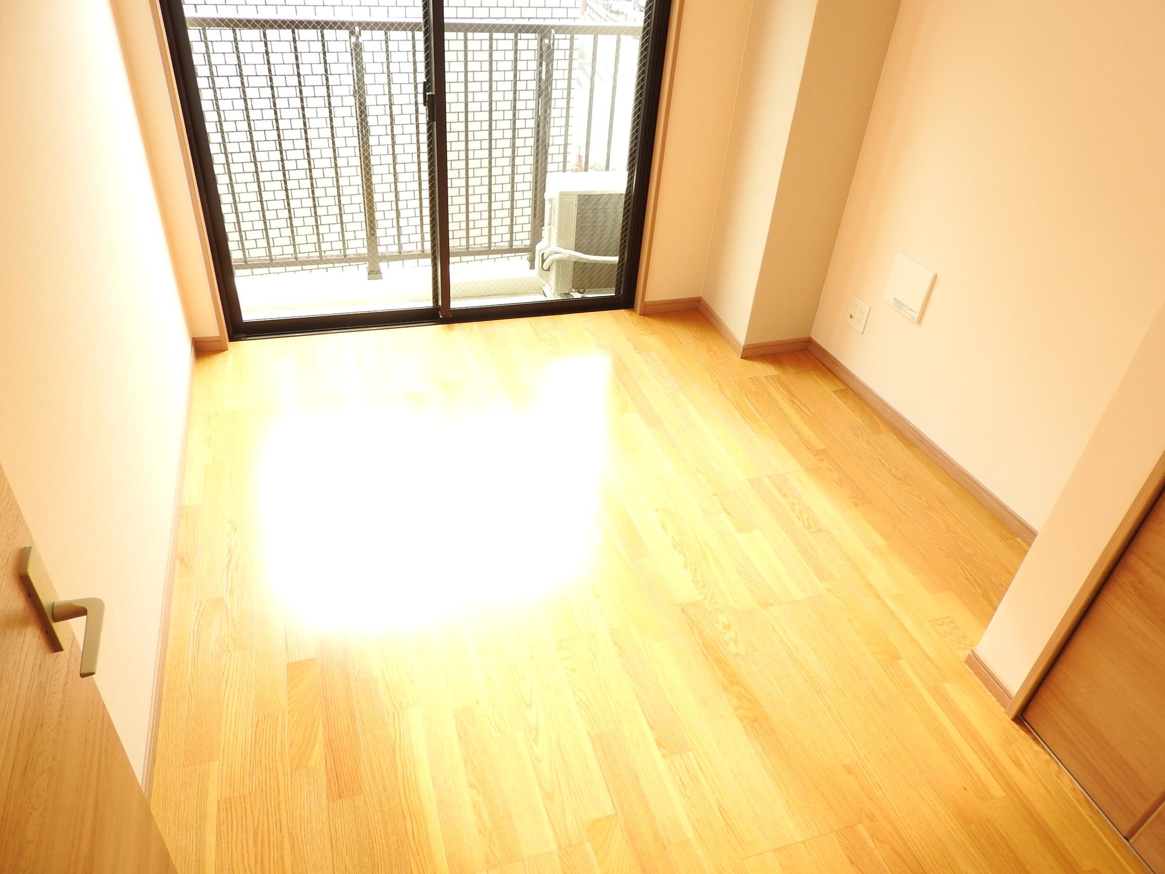 デ・クメール宝町の居間・リビング