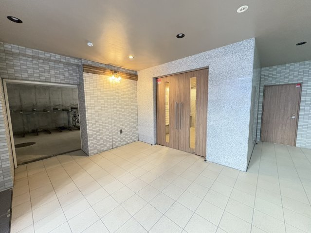 PARKSQUARE国府台のロビー