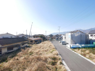 【展望】 | 山梨市下石森 新築全2棟 2号棟 車並列2台×2列の合計4台 | 2階から西側を望む