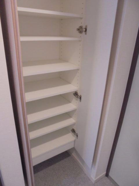 N-stage本八幡の玄関