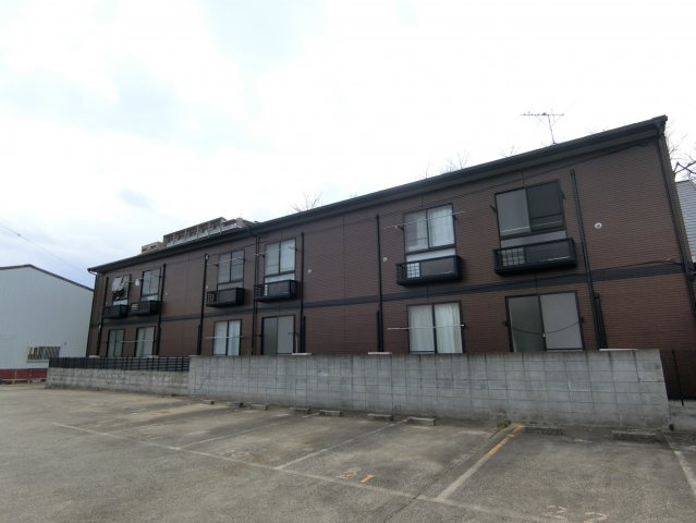 アンプルール茨木の外観