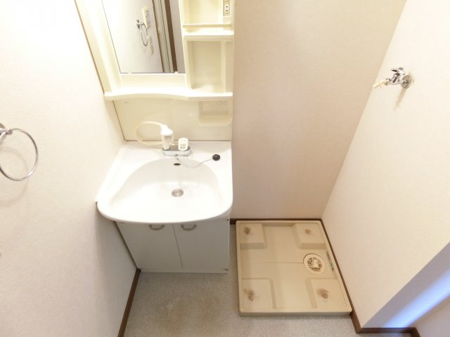 アンプルール茨木の洗面所