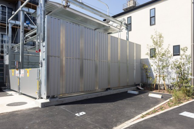 RESIDENCE　KOENJIの駐車場