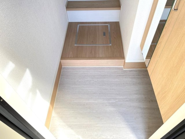 【玄関】 | 秀豊4号館 | 明るい玄関です