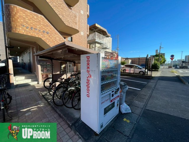 フォルツァ中央の周辺