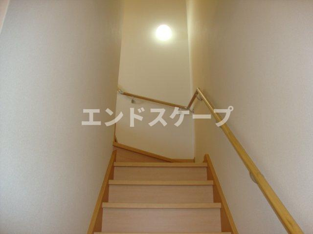 フォレストⅡのその他|階段
高崎、前橋のお部屋探しはエンドスケープまで！お客様の理想お聞かせ下さい♪