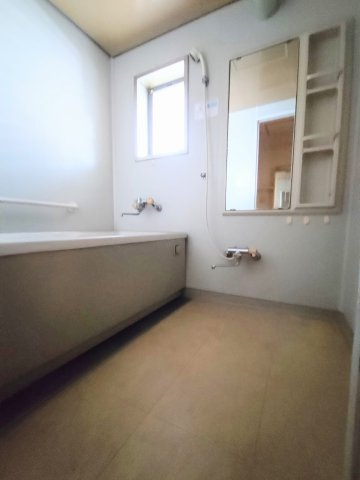 ナビール城東　3階の浴室