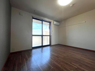 【内装】 | コン・テ・パルティロ | 洋室