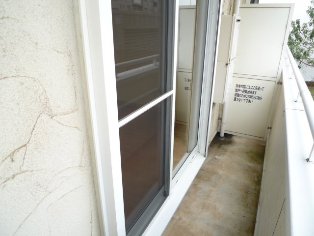 メルローズプレイスⅡのバルコニー|日当たりの良いバルコニーは洗濯物も良く乾きますね※お部屋は別のお部屋です