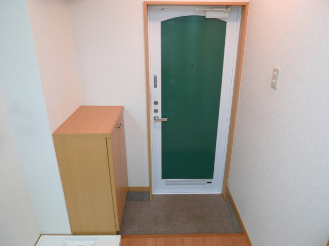 メルローズプレイスⅡの玄関|シューズボックスがあり玄関は広く使えますよ※お部屋は別のお部屋です