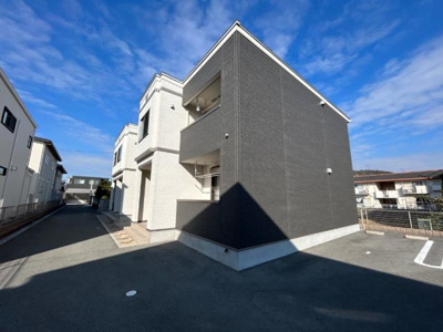 【外観】 | グローリーデイズ | 外観写真（昼）