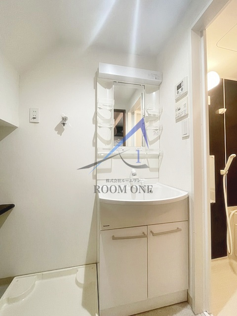 インベスト自由が丘の洗面所|独立洗面台です。