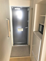 毎日通る玄関はこちらです