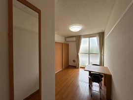 こちらの居間で趣味の時間をお楽しみください