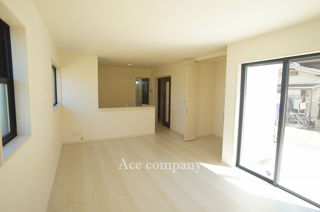 【居間・リビング】 | 八尾市太田新町5丁目 | 【LDK：16.25帖】