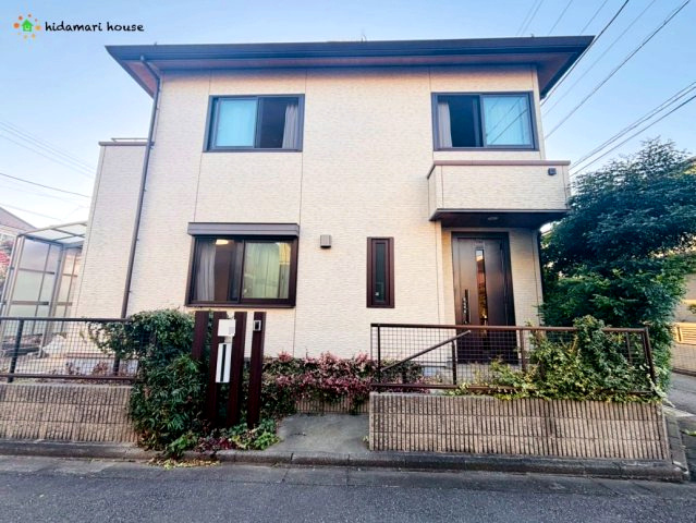 上尾市畔吉　中古戸建の外観|セキスイハウス施工の重厚感のある建物です。