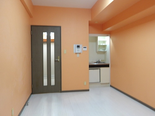 洋室　約6.8畳　２０２５年４月撮影