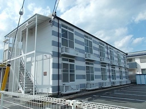 落ち着いた雰囲気の外観です